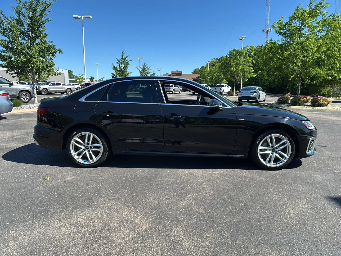 Used 2020 Mythos Black Metallic Audi Premium image 10