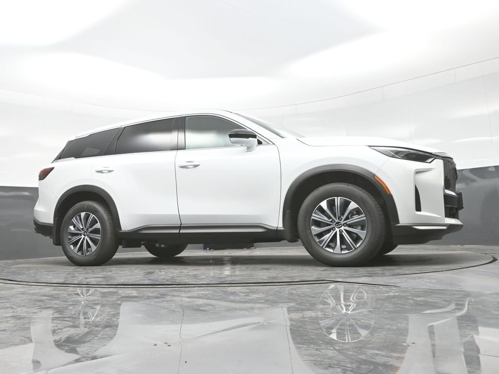 New 2027 RADIANT WHITE INFINITI Pure AWD image 38