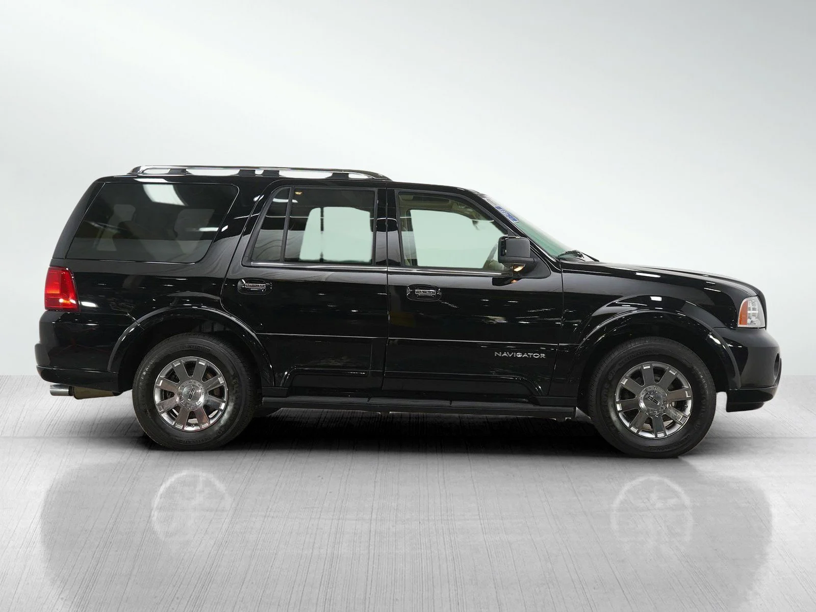 Used 2004 Black Clearcoat Lincoln Ultimate image 6