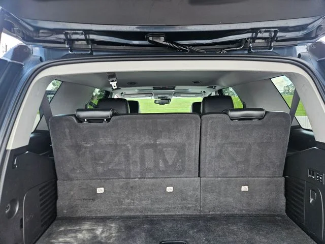 Used 2020 Blue GMC SLT image 22