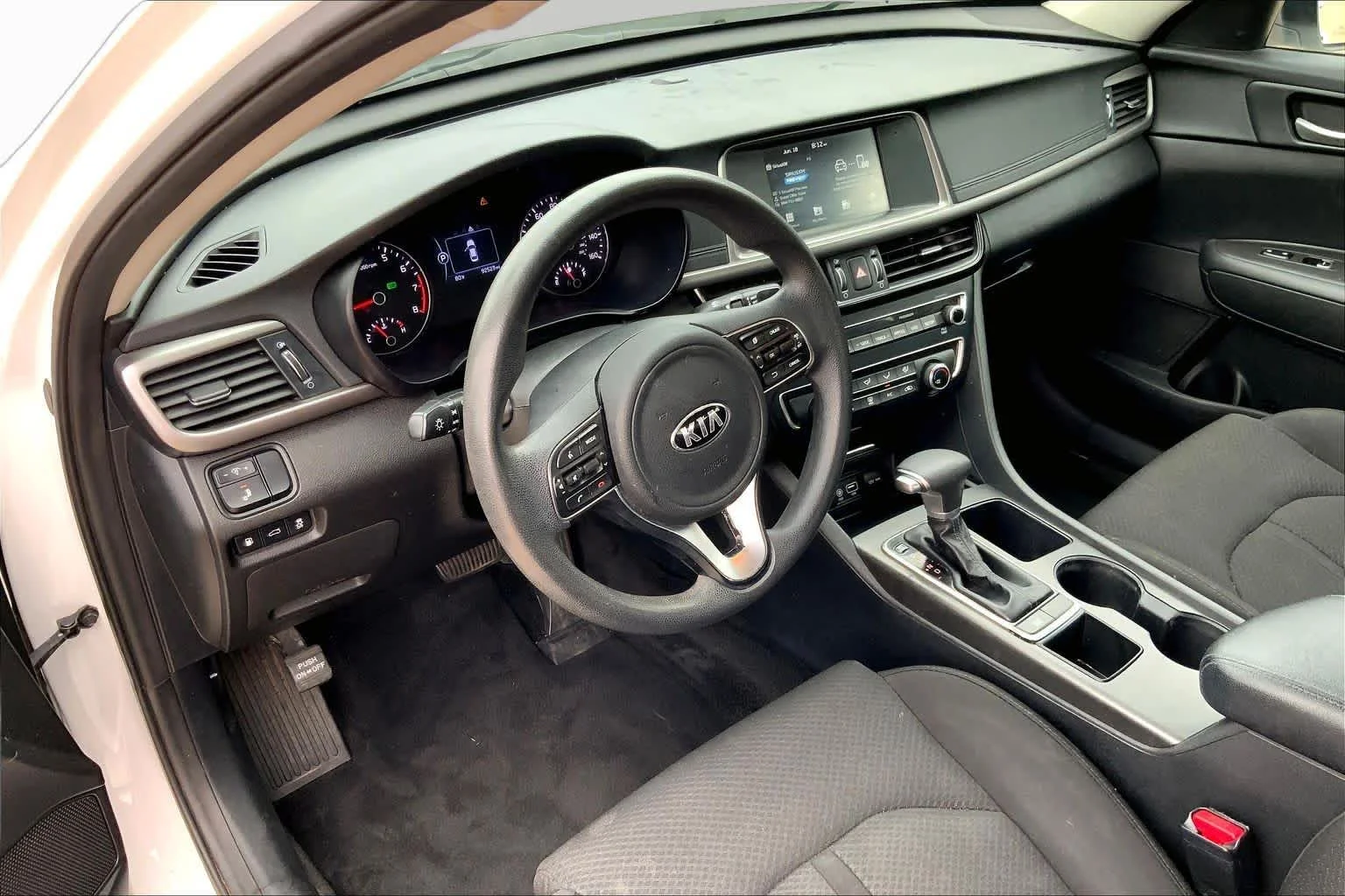 Used 2018 Snow White Pearl Kia LX image 16