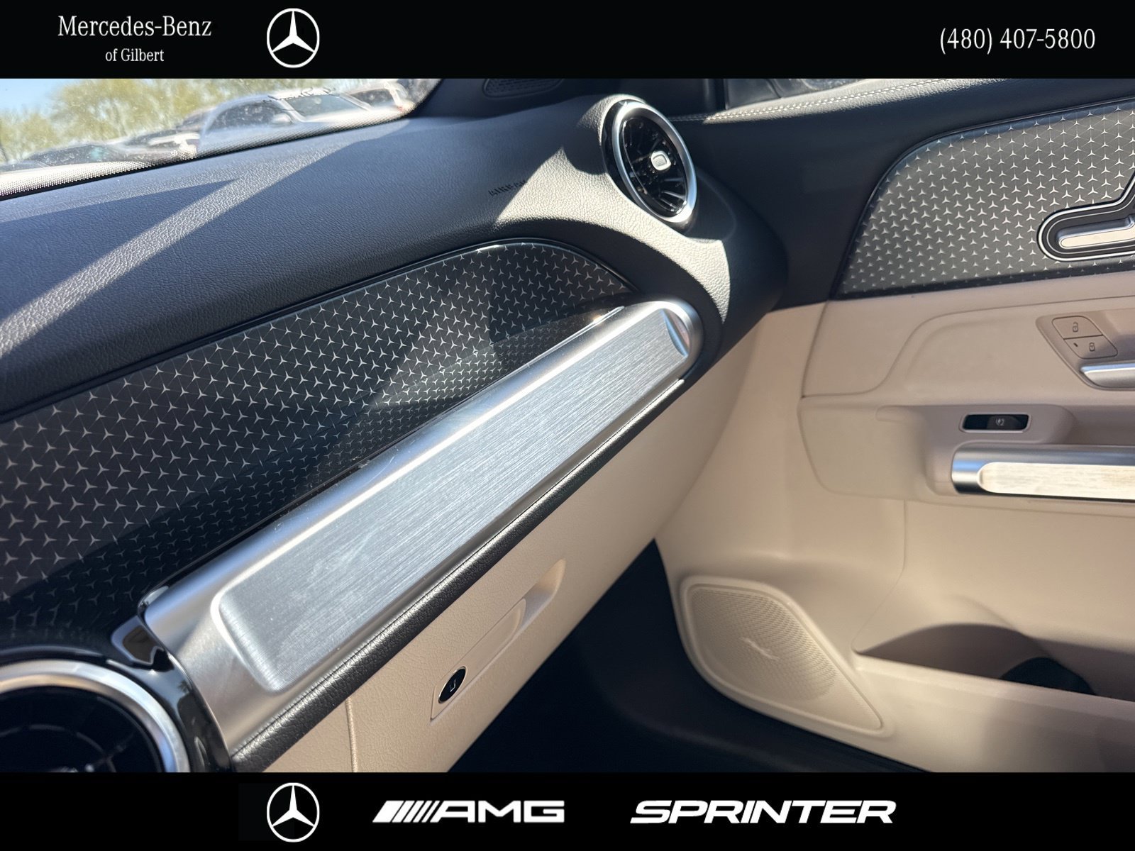 New 2026 Polar White Mercedes-Benz GLB 250 image 21