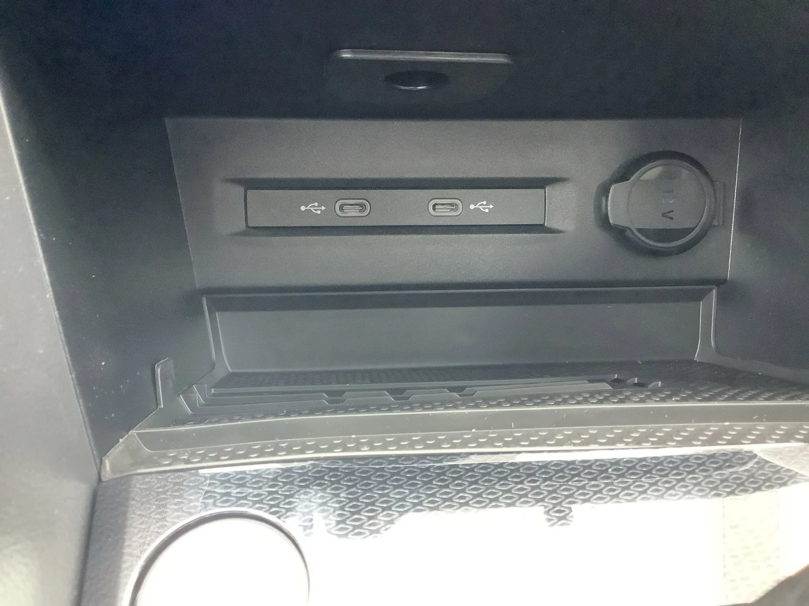 New 2026 Pure White Volkswagen SE image 21