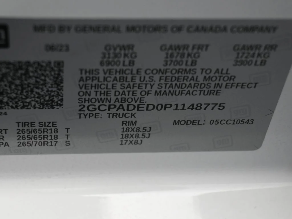 Used 2023 Summit White Chevrolet RST image 17