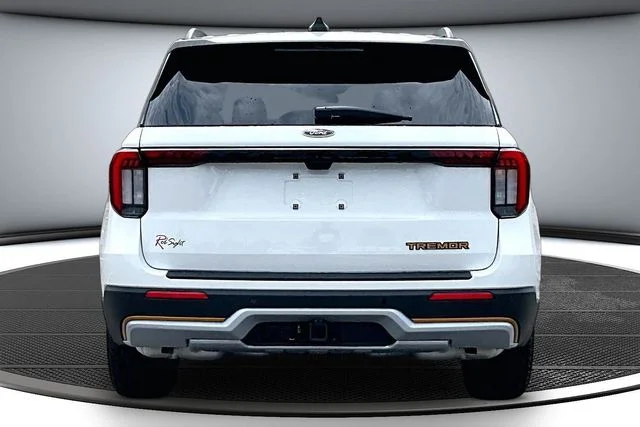 New 2026 Star White Metallic Tri-Coat Ford Tremor® image 4