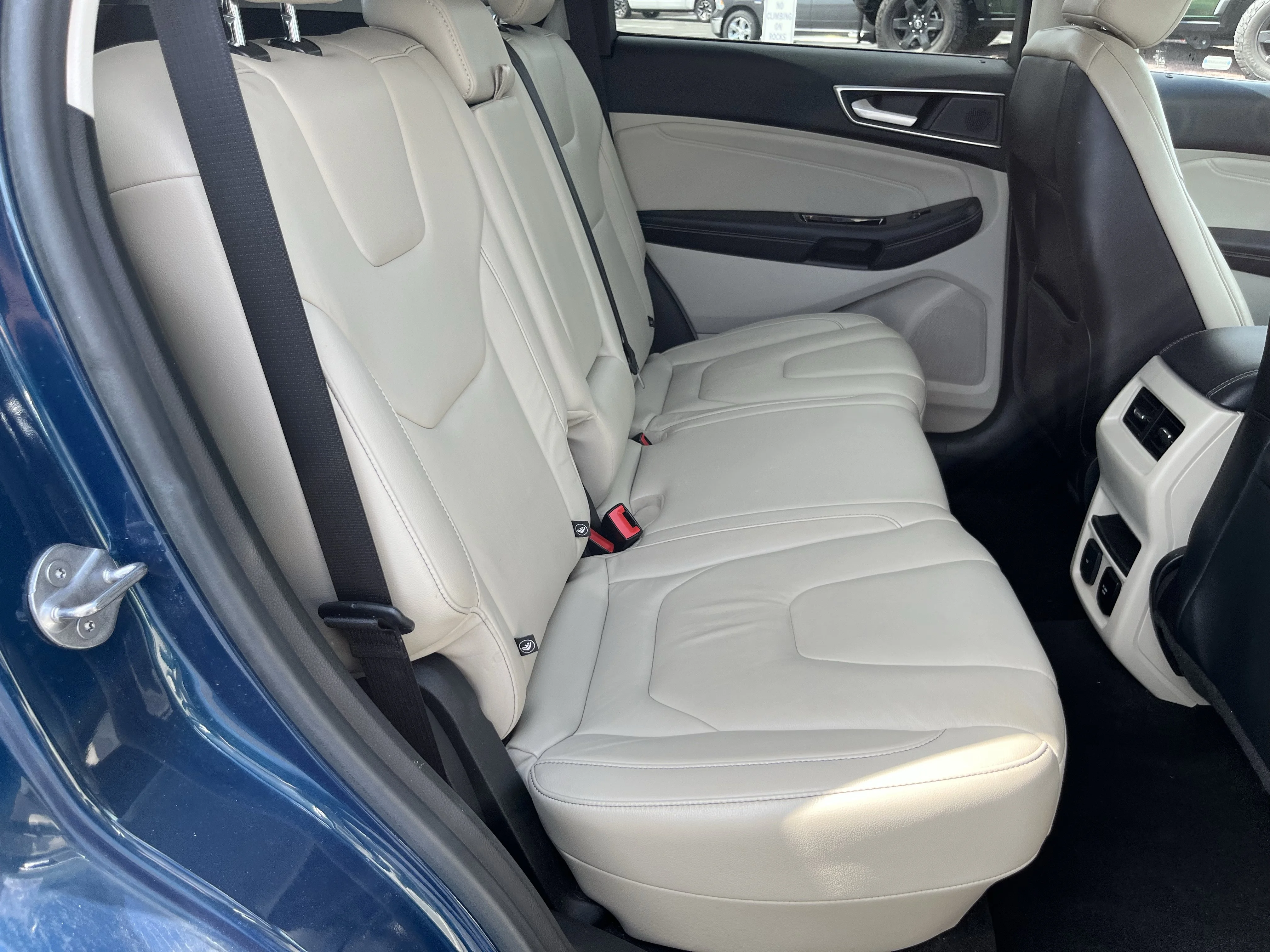 Used 2020 Green Metallic Ford Titanium image 4