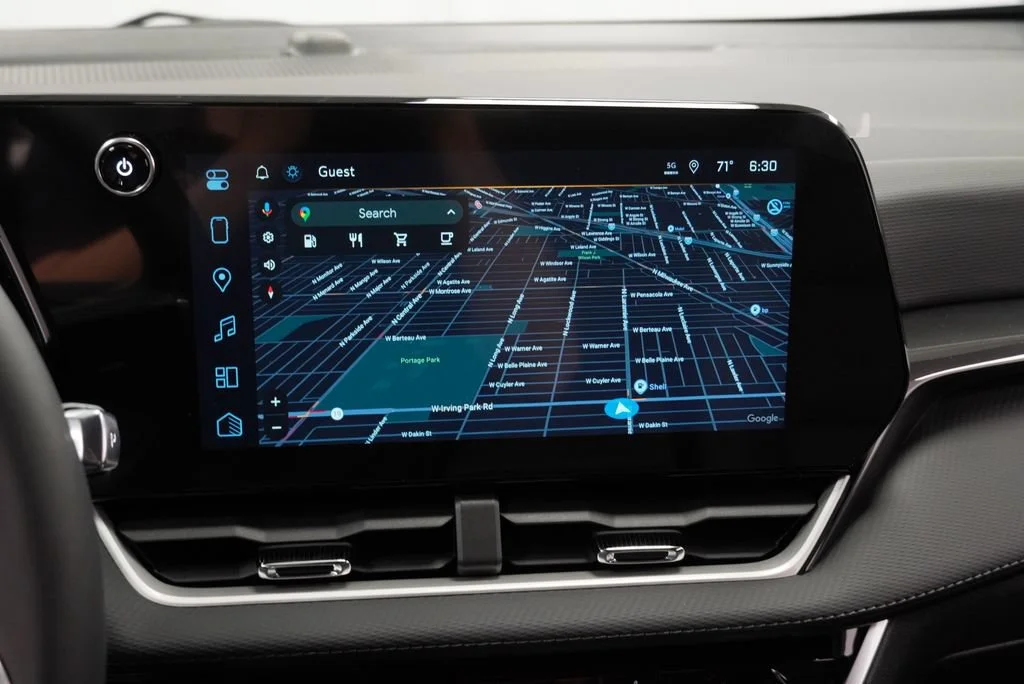 2027 Chevrolet Equinox LT - Photo 18