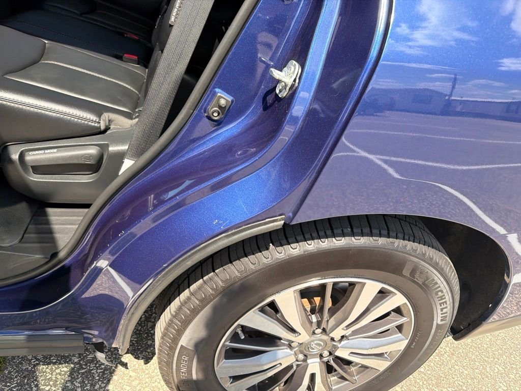 Used 2019 Blue Nissan SL image 12