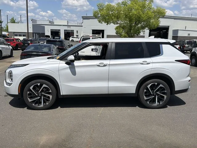 Used 2024 Silver Mitsubishi  image 2