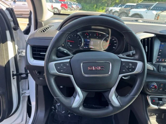 Used 2023 White GMC SLE image 17