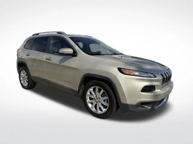 Used 2015 Beige Jeep Limited image 3