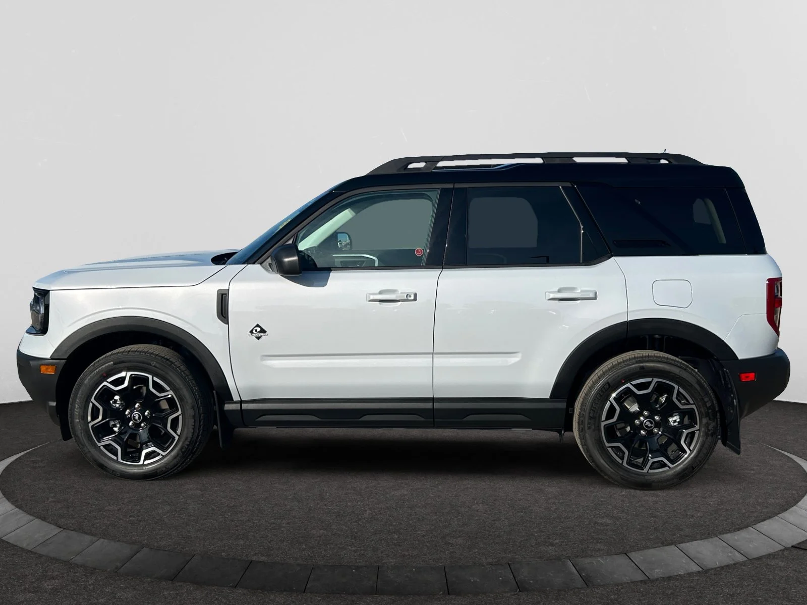 New 2026 Space White Metallic Ford Outer Banks image 2