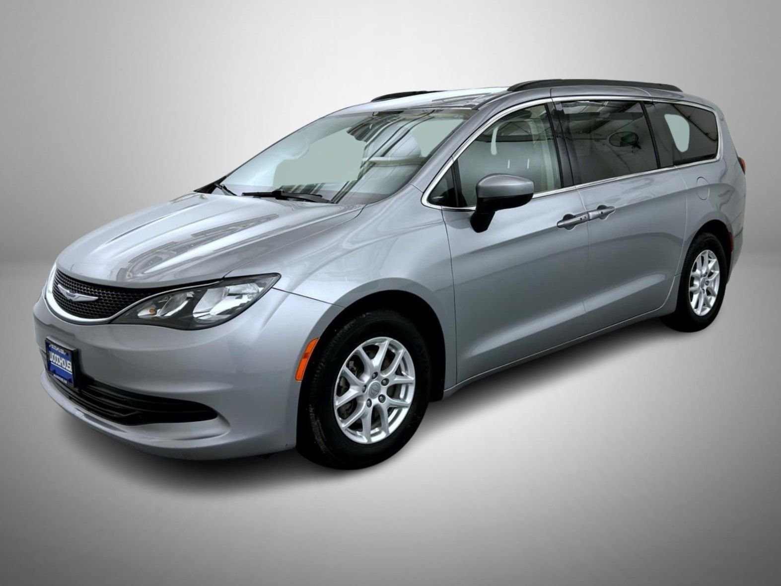 2020 Chrysler Voyager LXI's photo