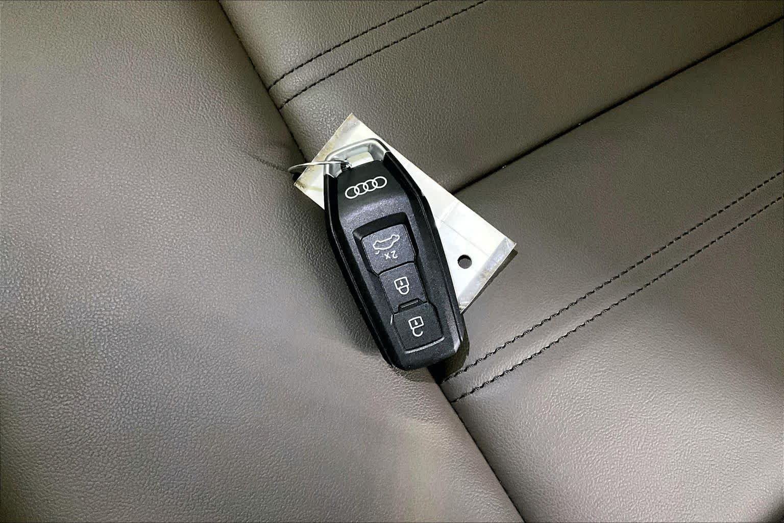 Used 2025 Arkona White Audi Premium image 15