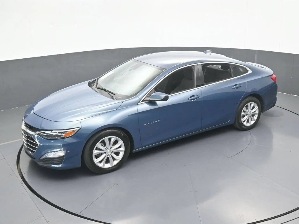Used 2024 Lakeshore Blue Metallic Chevrolet LT image 40