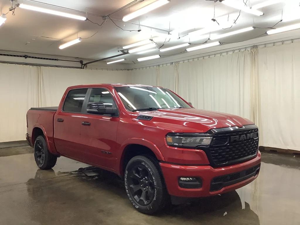 New 2026 Molten Red Pearl-Coat Exterior Paint RAM BIG HORN image 4