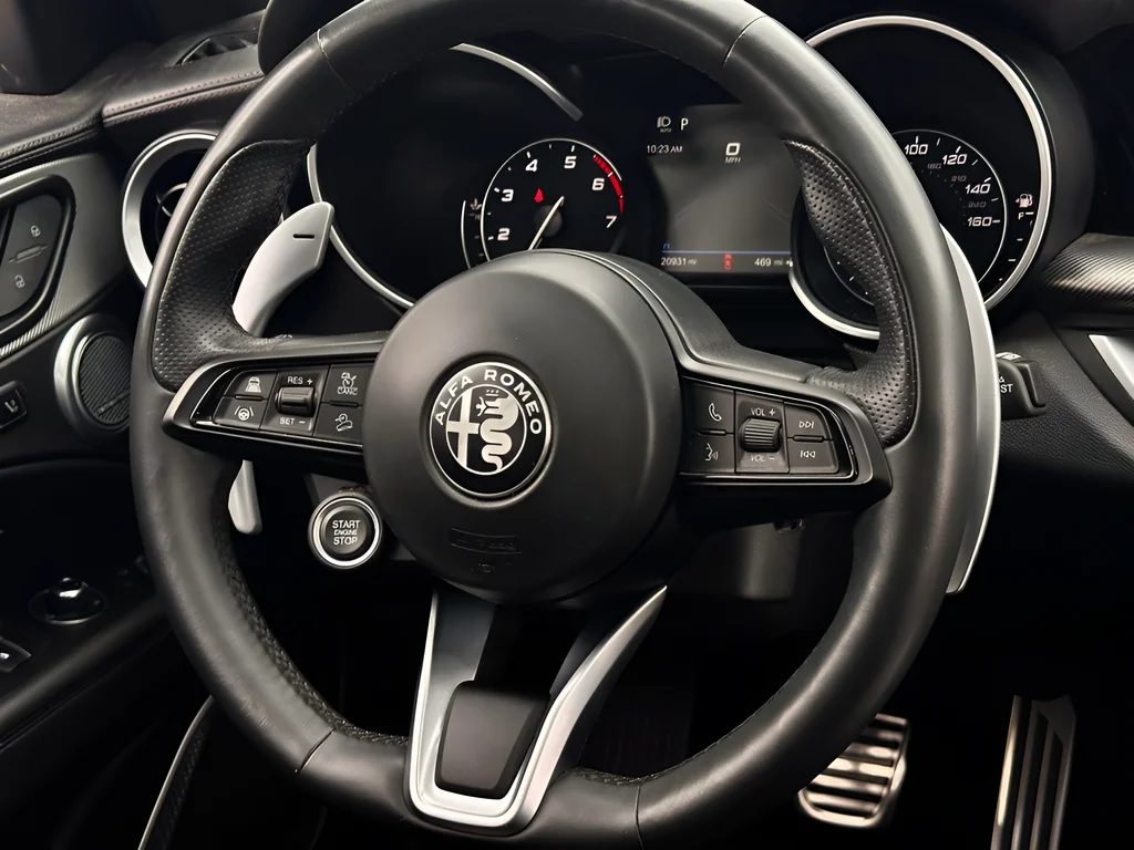 Used 2023 Gray Alfa Romeo Veloce image 7