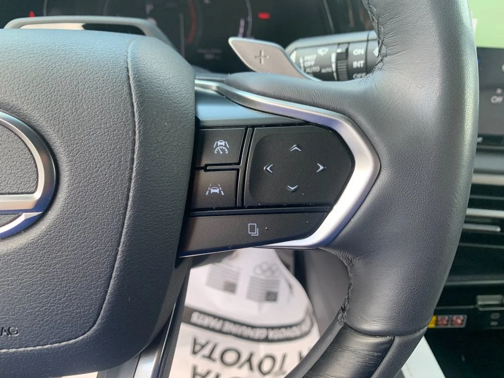 Used 2024 White Lexus 350 Premium Plus image 27