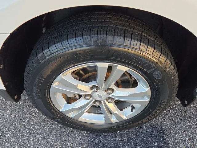 Used 2011 White Chevrolet LTZ image 4