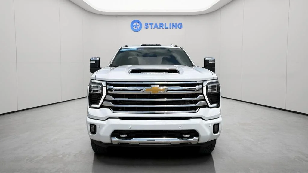 Used 2024 Summit White Chevrolet High Country image 16