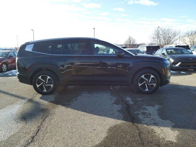New 2026 Abyss Black Hyundai SE image 5