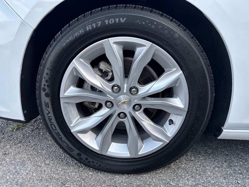 Used 2024 White Chevrolet LT image 10
