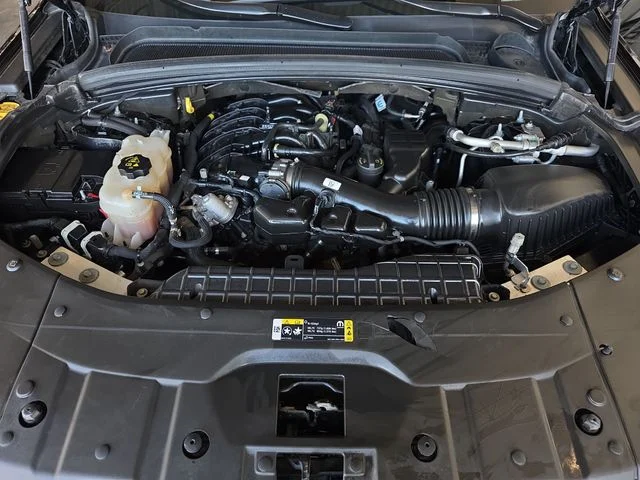 Used 2023 Diamond Black Jeep Altitude X image 28