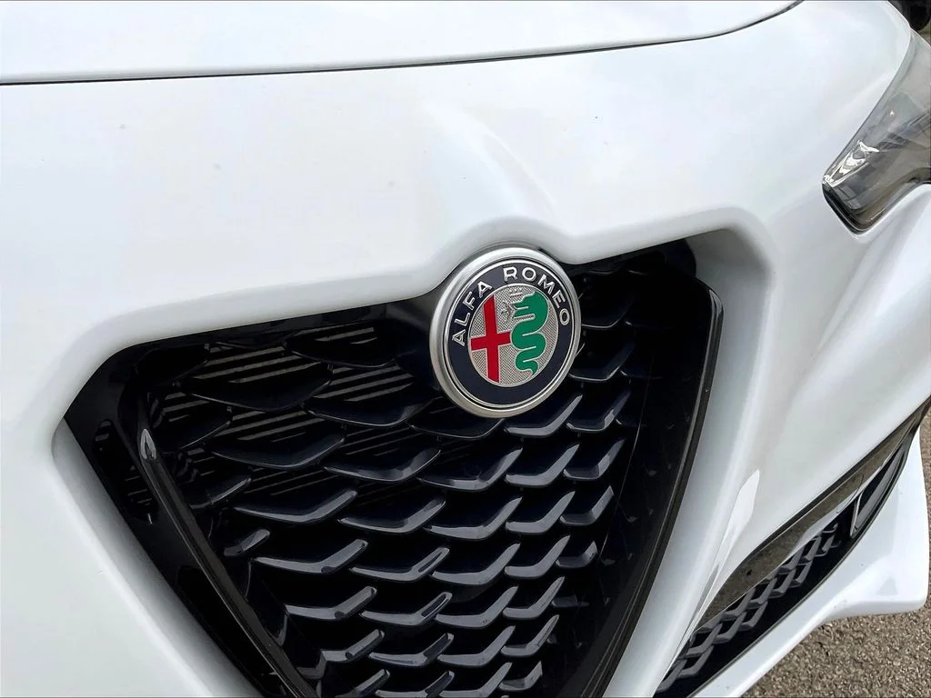 Used 2024 White Alfa Romeo Veloce image 32