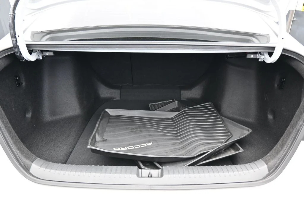 Used 2024 White Honda EX image 35
