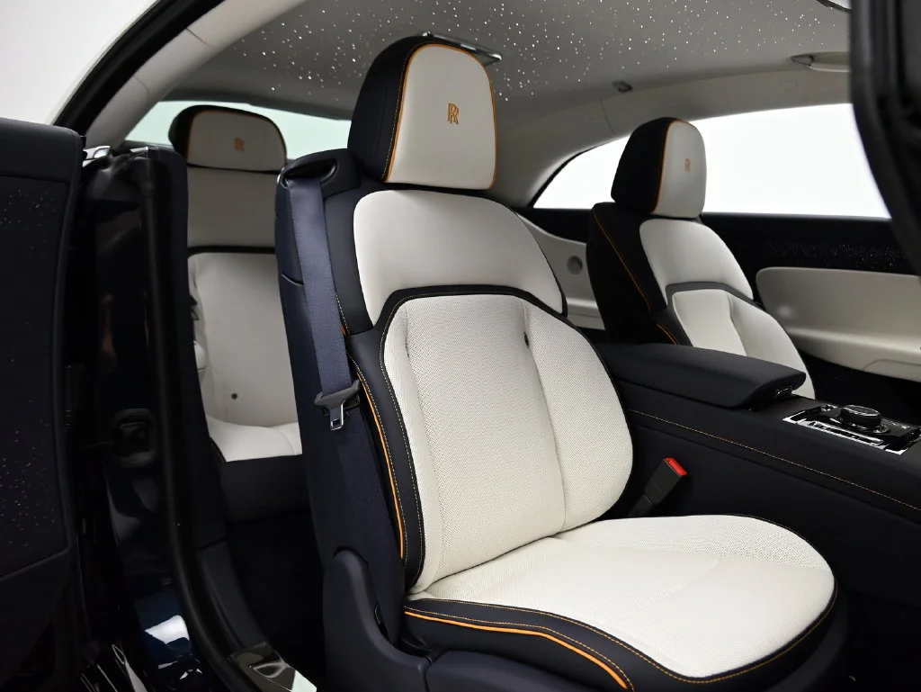 New 2027 Midnight Sapphire Rolls-Royce  image 15