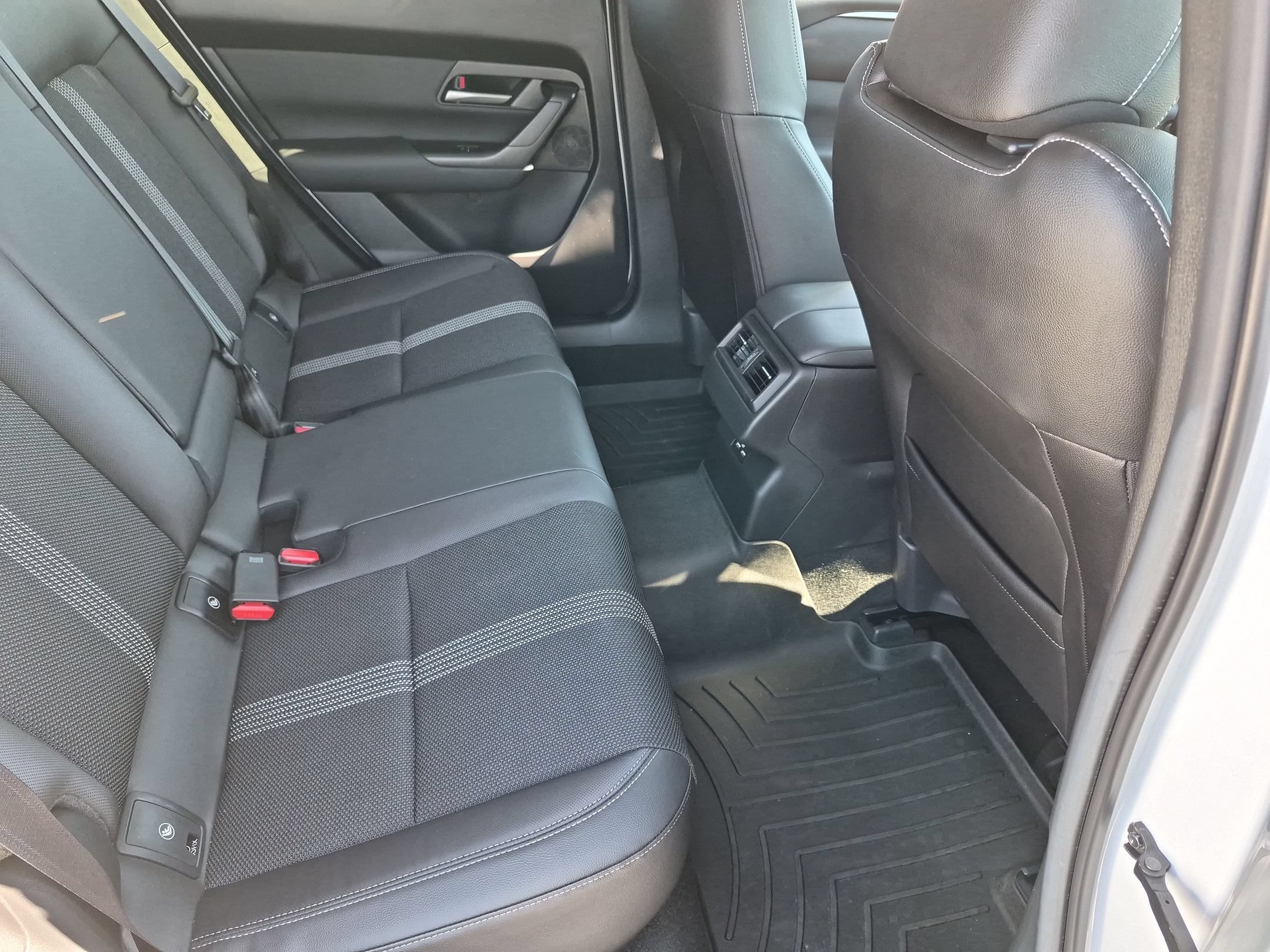 Used 2024 Wind Chill Pearl Mazda 2.5 S Premium Package image 34