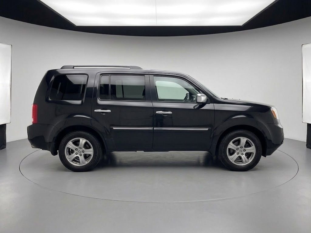 Used 2015 Honda Pilot Touring with VIN 5FNYF4H9XFB047915 for sale in Barrington, IL