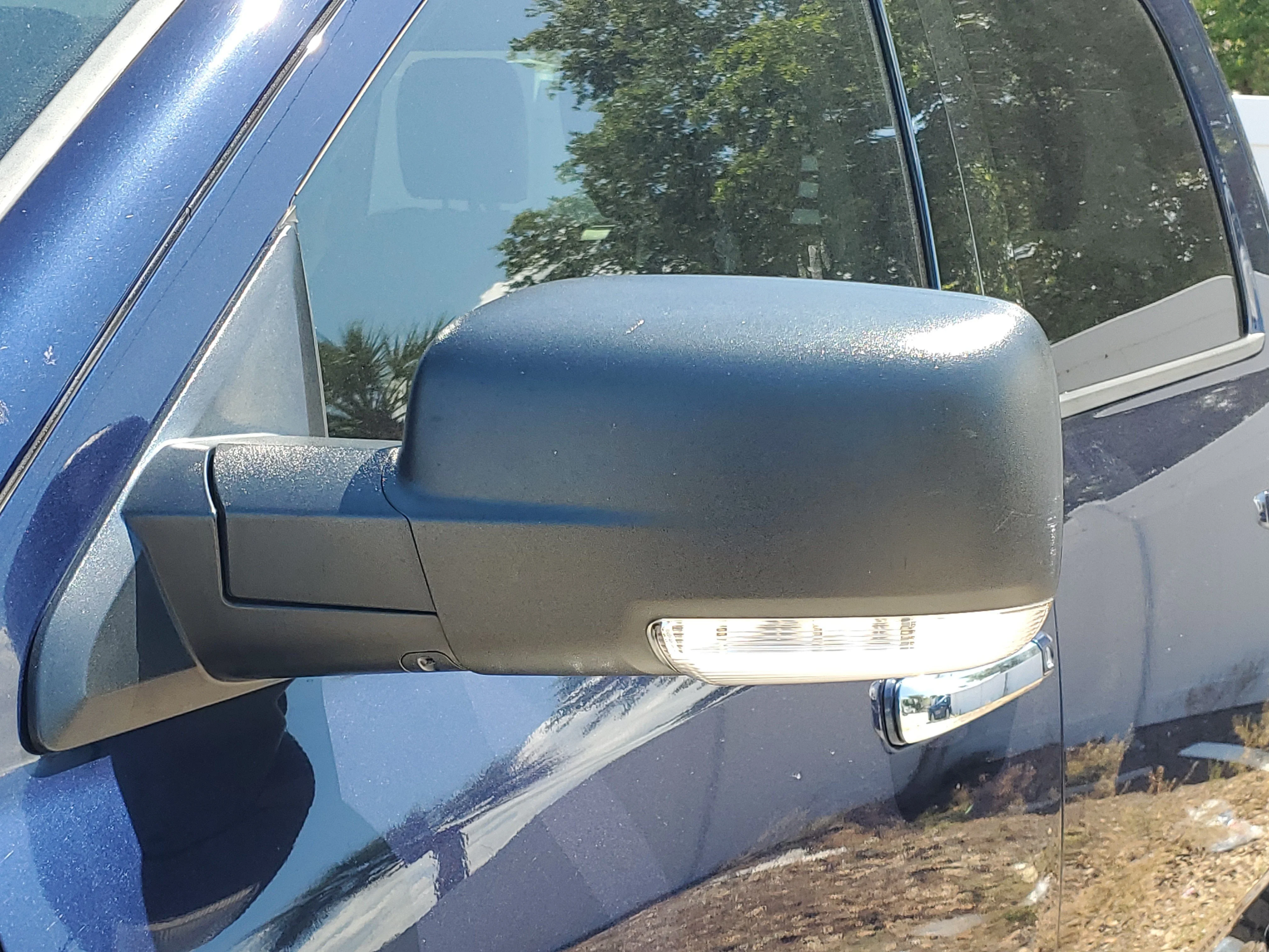 Used 2016 True Blue Pearlcoat Ram Big Horn image 5