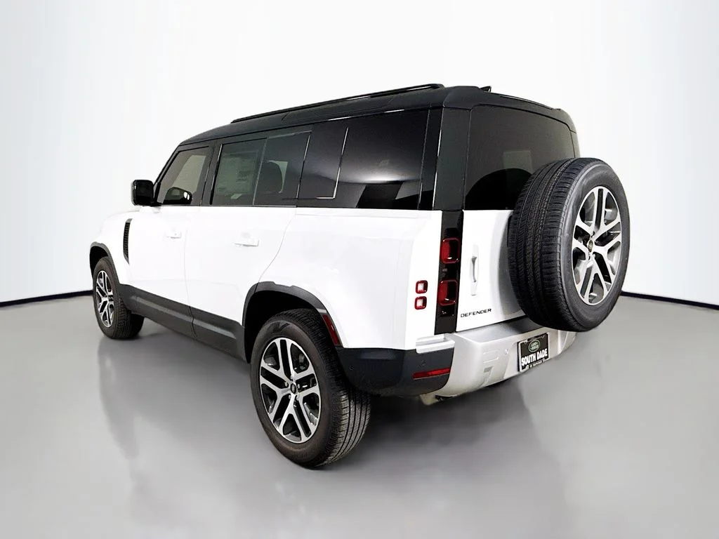 Certified Used 2025 Gray Land Rover S image 7