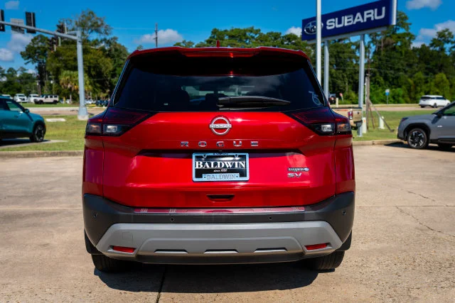 Used 2023 Scarlet Ember Tintcoat Nissan SV image 5