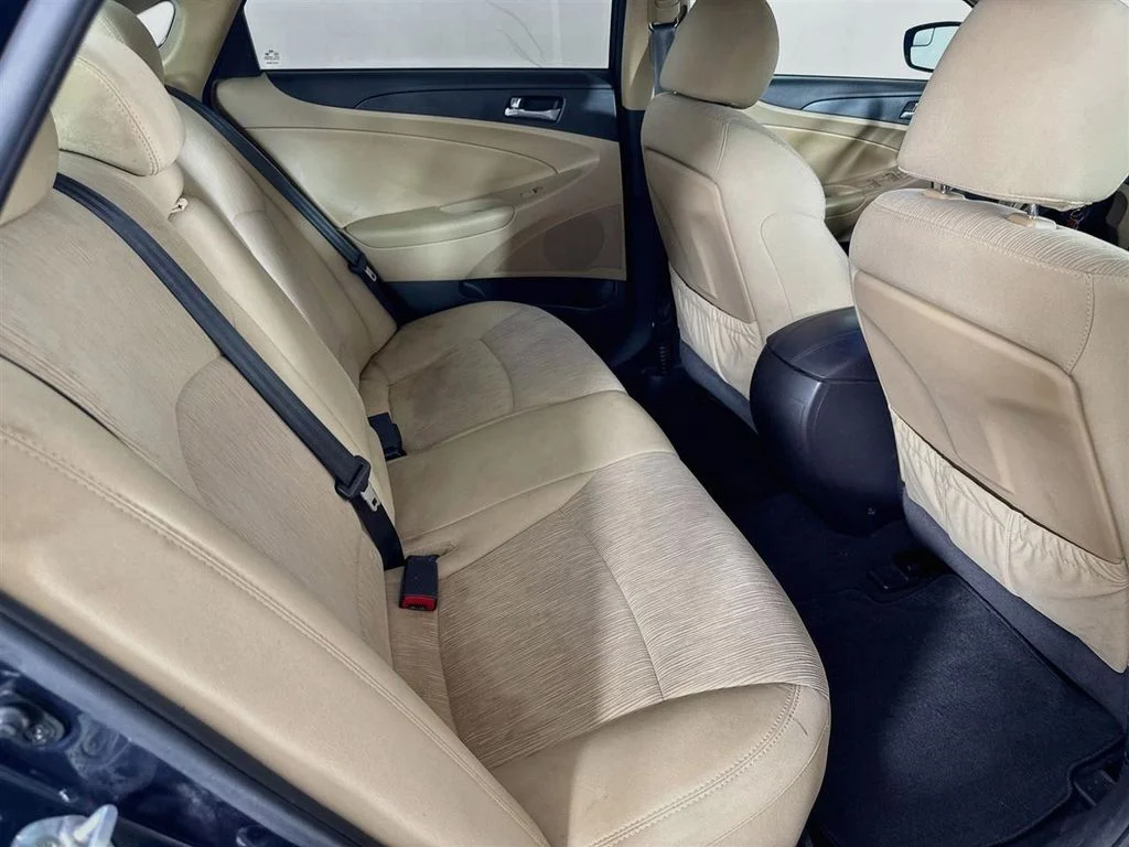 Used 2014 Blue Hyundai GLS image 30