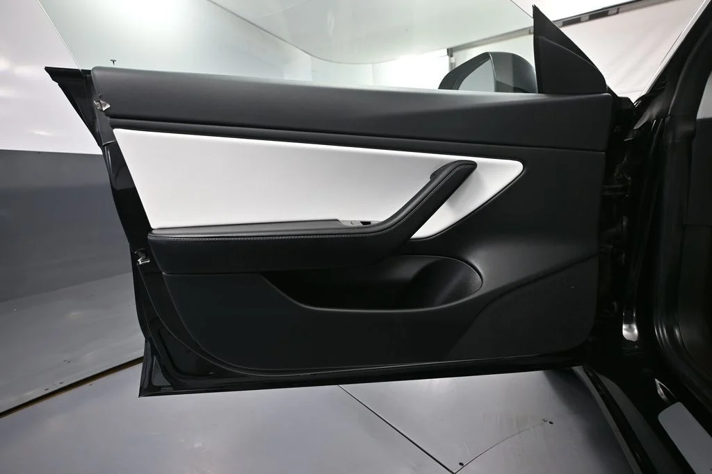 Used 2018 Black Tesla Long Range image 16