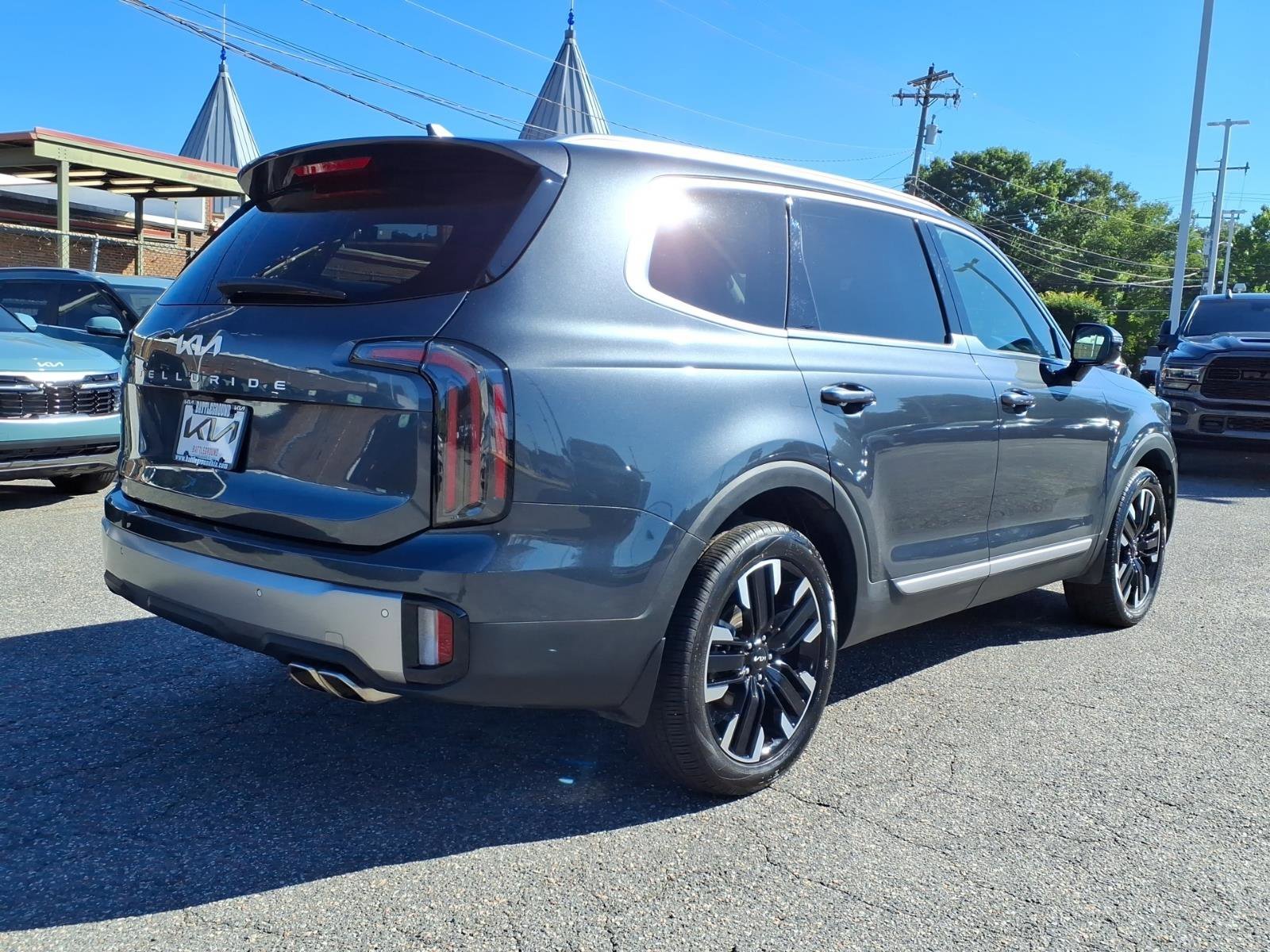 Certified Used 2024 Gravity Gray Kia SX image 25