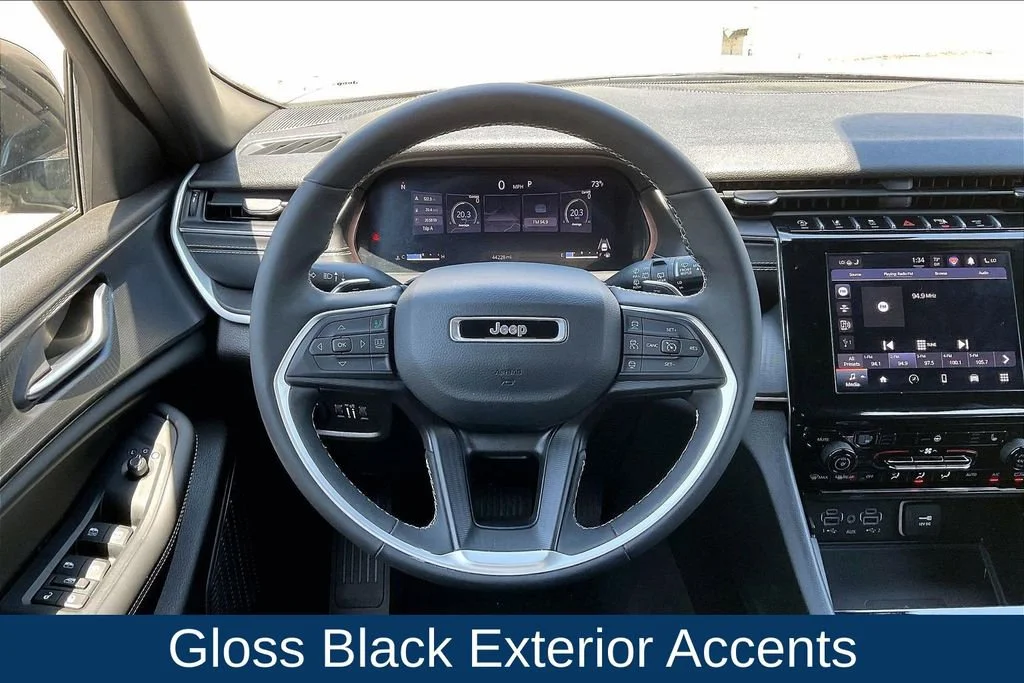 Used 2023 Gray Jeep Altitude 4x4 image 11