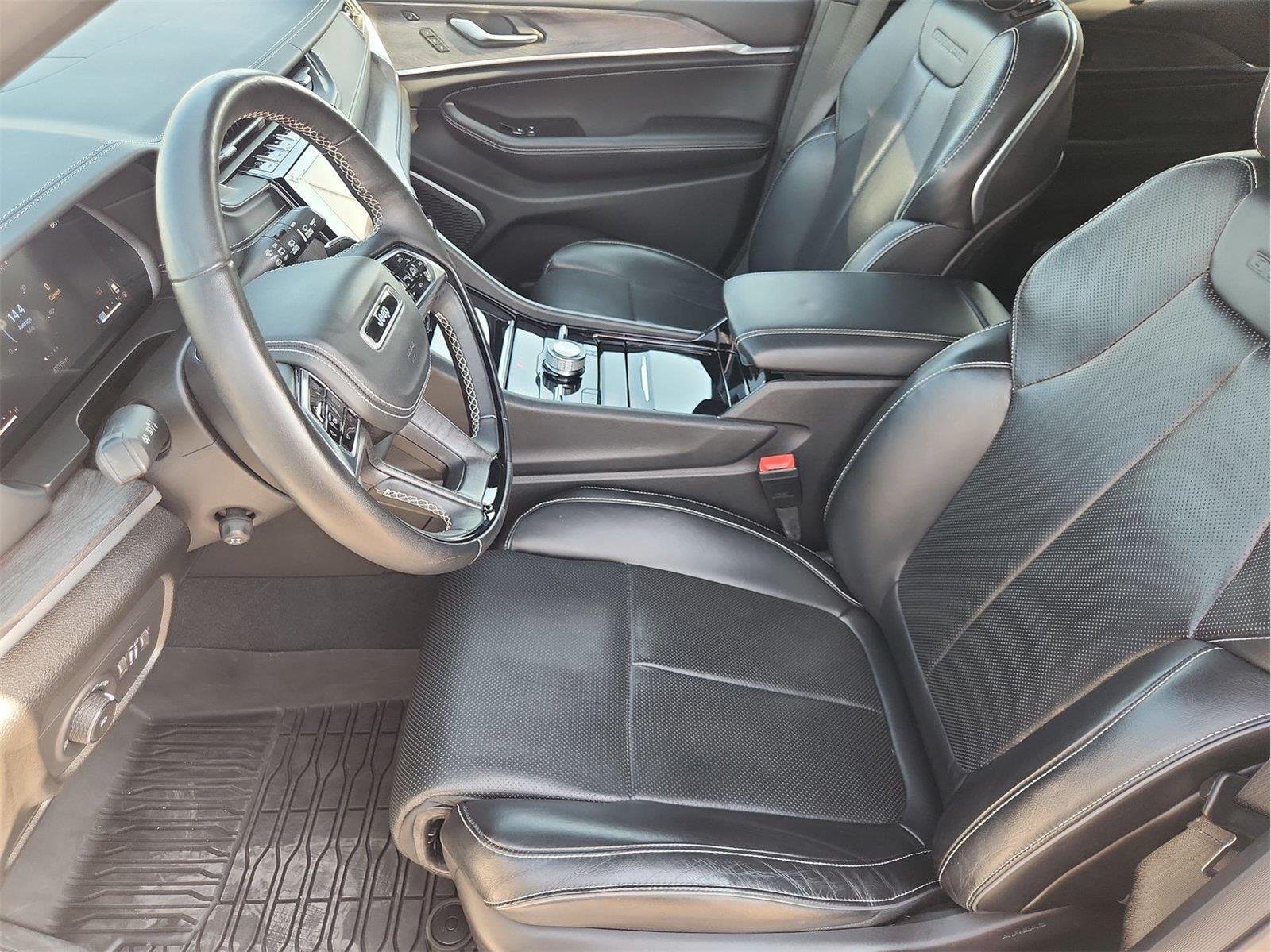2022 Jeep Grand Cherokee photo 20 of 35