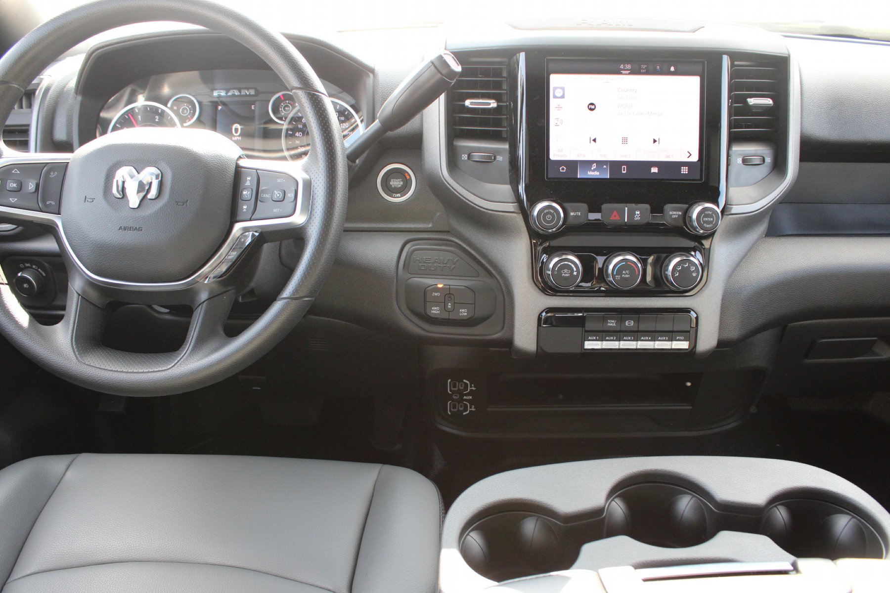 New 2026 Bright White Clear-Coat Exterior Paint RAM Tradesman Crew Cab 60c/a 4x4 image 2