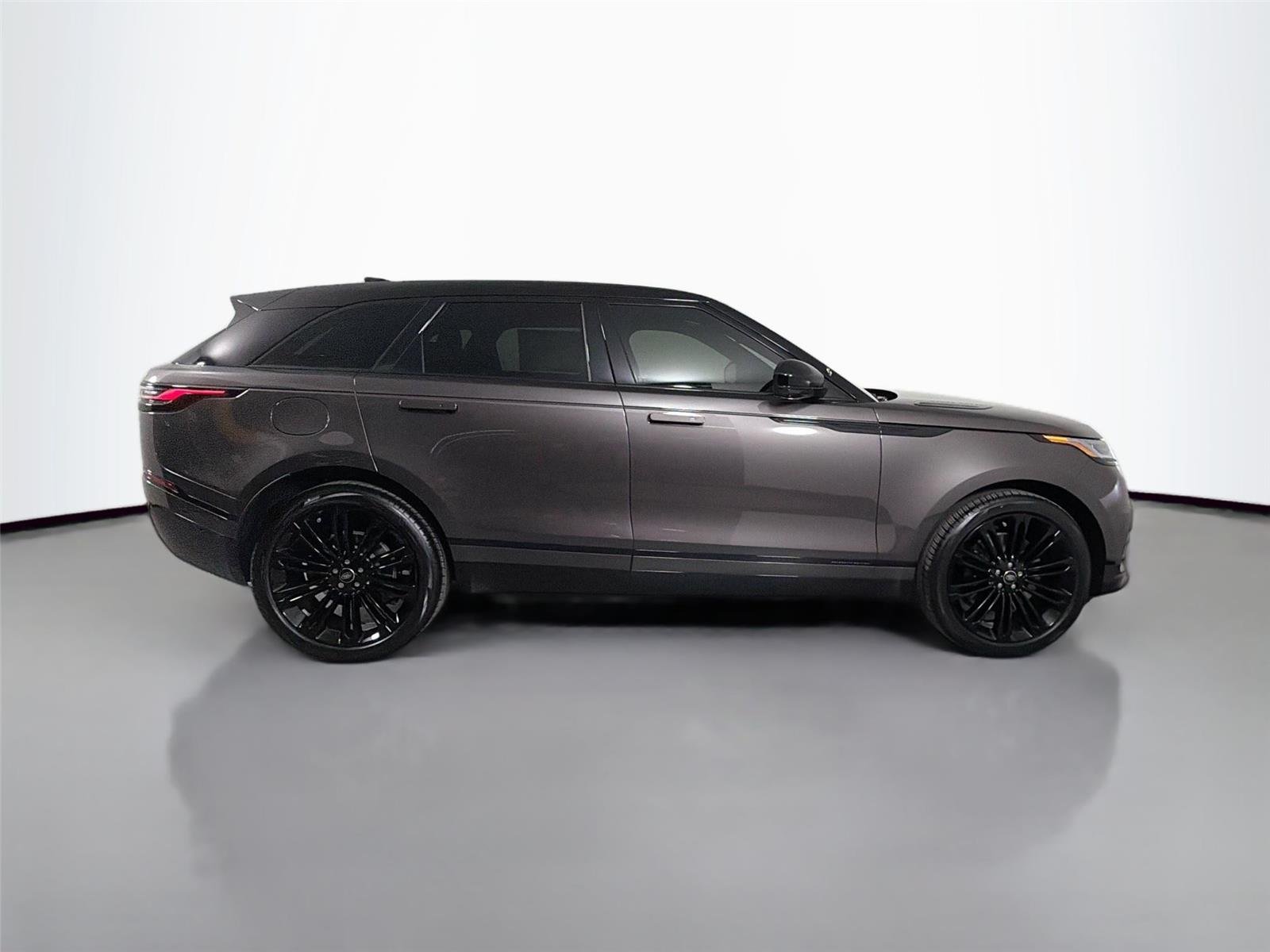New 2026 CHARENTE GREY Land Rover Belgravia Edition image 4