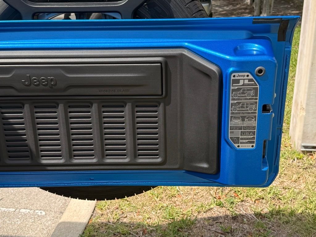 2025 Jeep Wrangler 4-Door Sahara - Photo 39