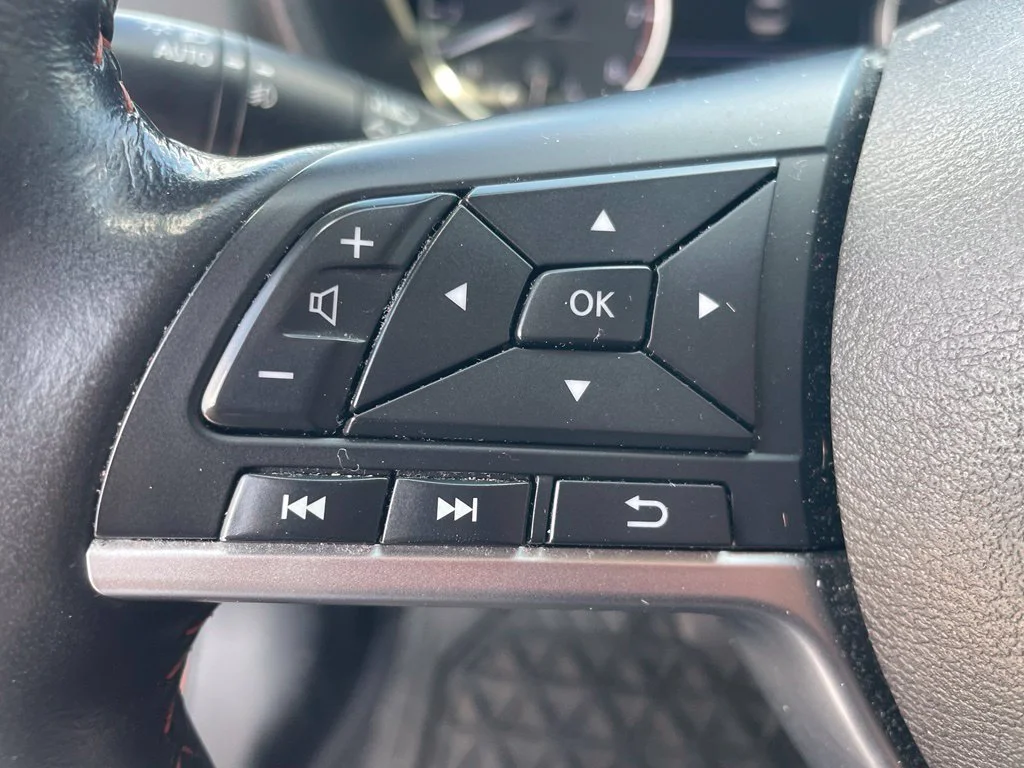 Certified Used 2021 Orange Nissan SR image 9