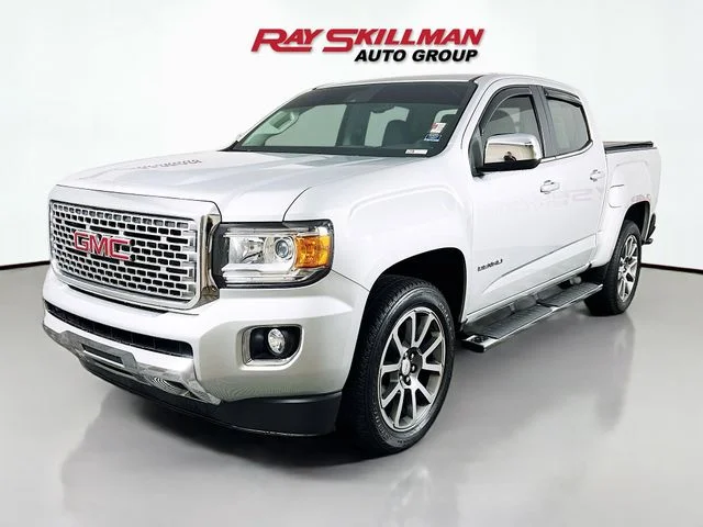 Used 2017 Silver GMC Denali image 3