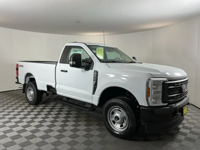 New 2026 Oxford White Ford XL image 3