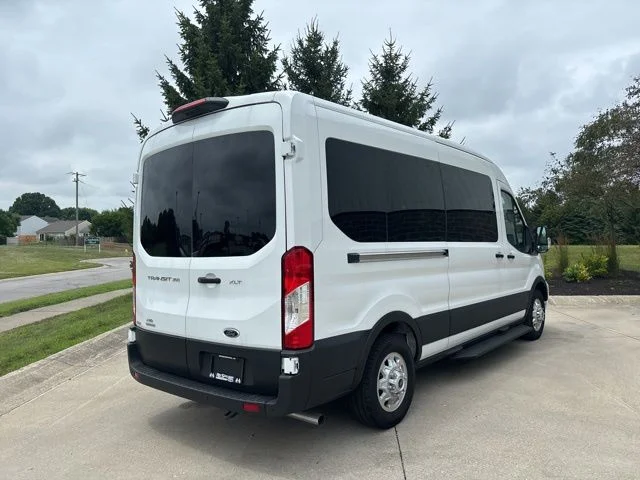 New 2024 White Ford Medium Roof Pass. XLT AWD image 5