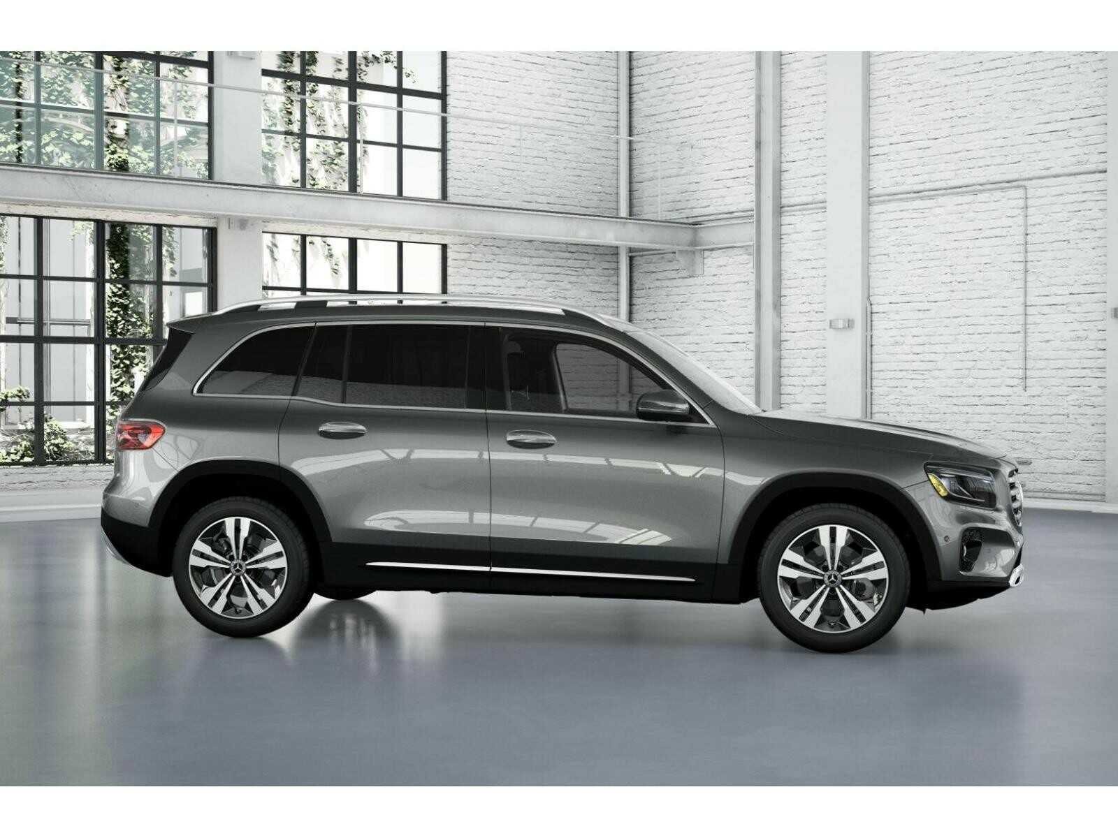 New 2026 Mountain Grey Metallic Mercedes-Benz GLB 250 4D Sport Utility 4MATIC® image 16