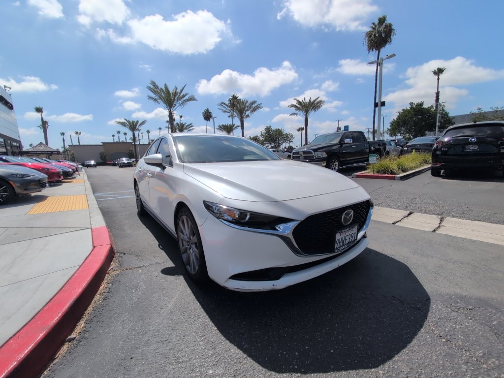Used 2020 White Mazda Preferred image 32