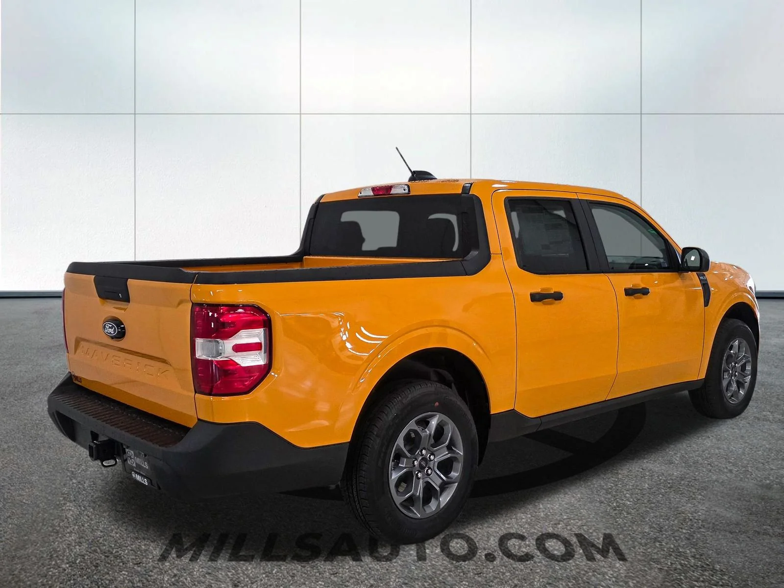 New 2026 Orange Fury Metallic Tri-Coat Ford XLT image 8